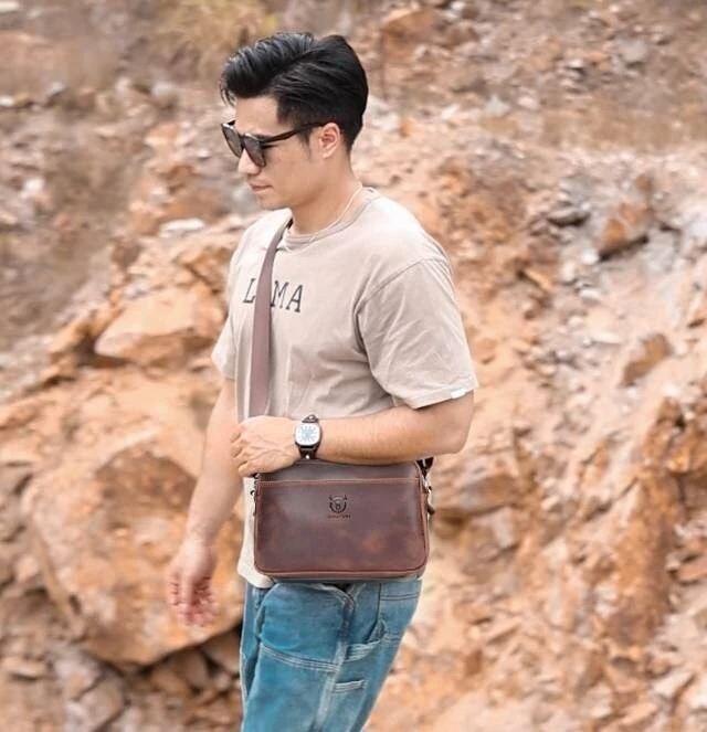 (image for) BULLCAPTAIN Men's Genuine Leather Shoulder Bag Retro Large Capacity Travel Bag Crazy Horse Leather Crossbody Bag Messenger Bag